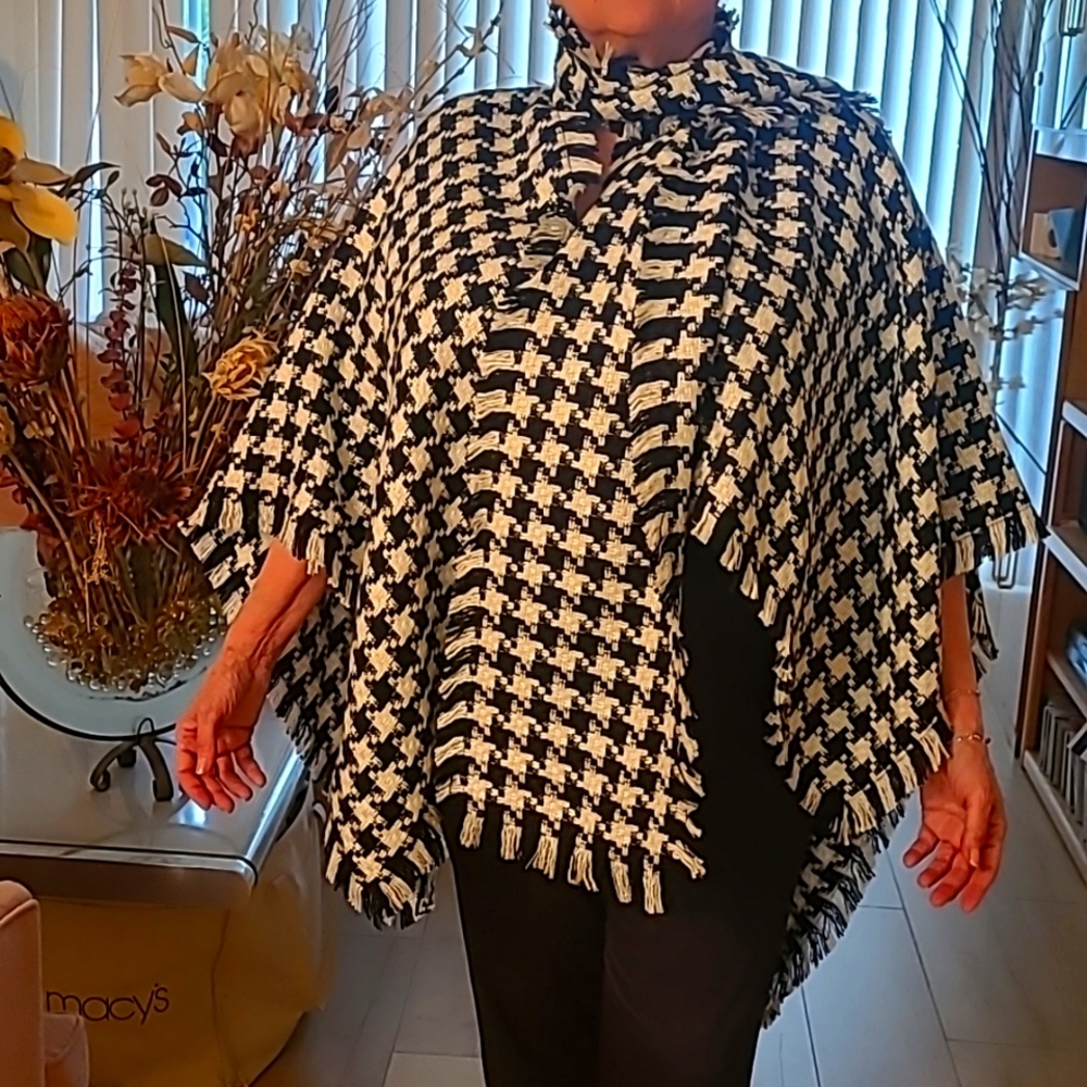 Women's wrap - Picture 1 of 6